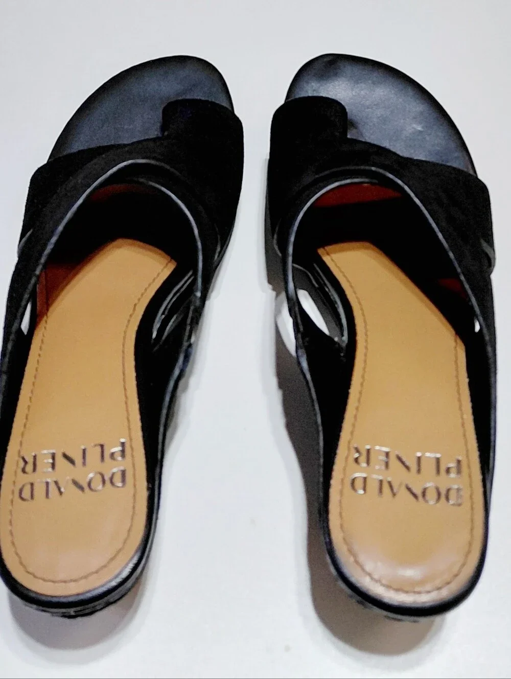DONALD PLINER Women's Sisu Black Suede Platform Wedge Toe - Ring Sandals 5.5M